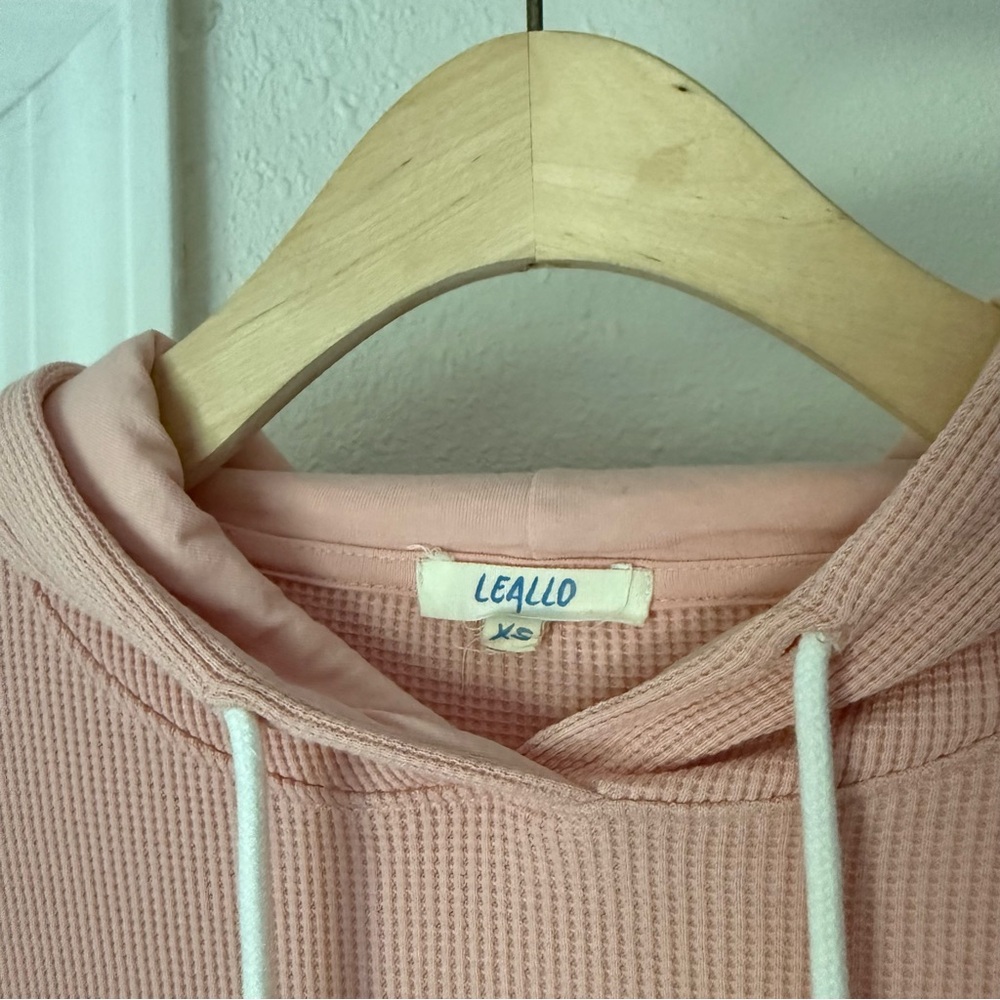 LEALLO light pink cotton waffle thermal knit boxy cropped long sleeve hoodie top - Picture 6 of 7